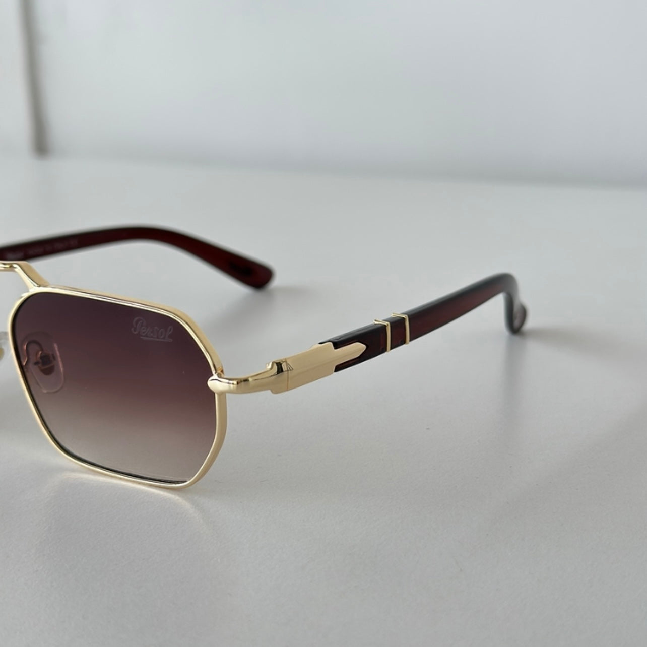 Persol 1020S 515/31 57 Eşref Tek – UV400 Tek Renkli Kahve Camlı Geometrik Metal Güneş Gözlüğü